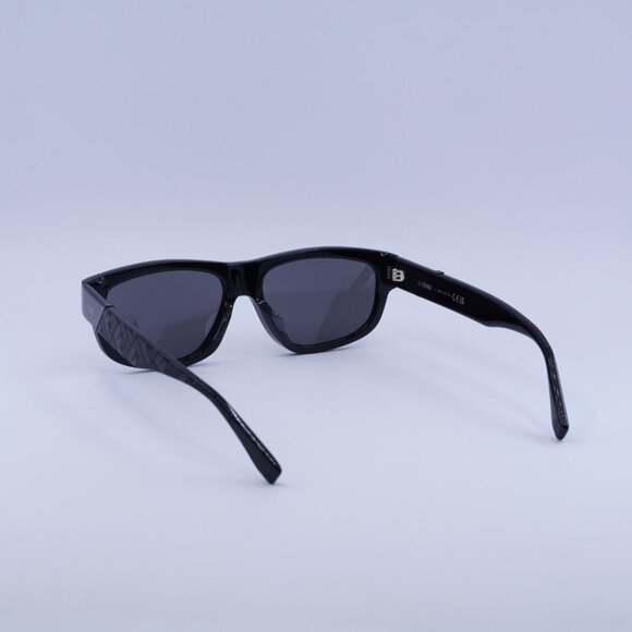 ?️ New Fendi FE40157F 01A Sunglasses - Shiny Black Frame, Grey Lenses main image 8